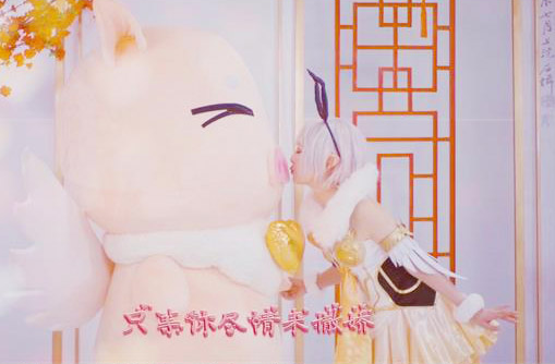 <b>颜值担任的光芒圣灵噜噜短裙白丝袜小皮鞋外形甜美心爱</b>